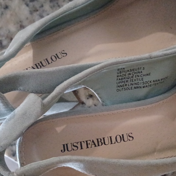 Shoes - Picture 4 of 4